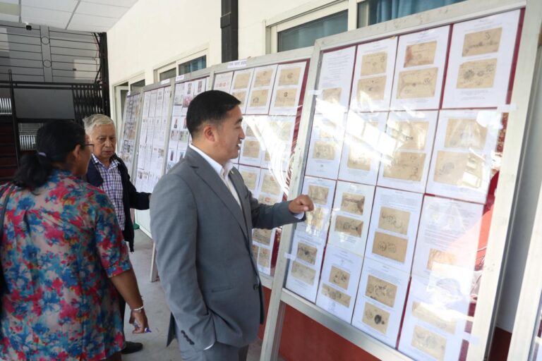 नेपाली क्रिकेट खेलाडीहरुको तस्वीर अंकित १० दरको हुलाक टिकट