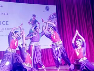 ओडिसी नृत्य प्रस्तुतिले बुधवार जनकपुरधामका दर्शक मन्त्रमुग्ध