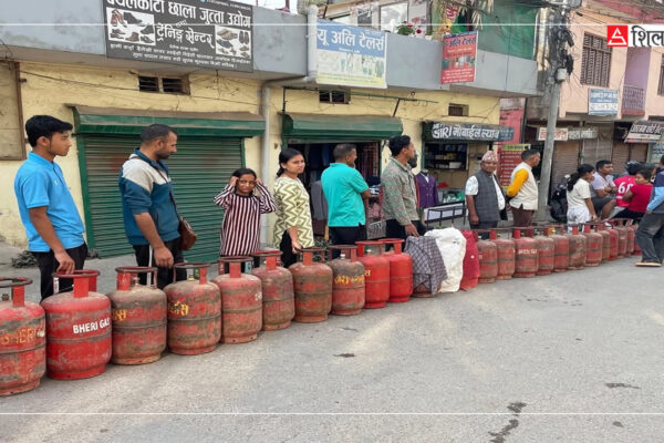 आयात नियमित भएपनि अव्यवस्थापनका कारण बजारमा ग्यासको अभाव कायमै