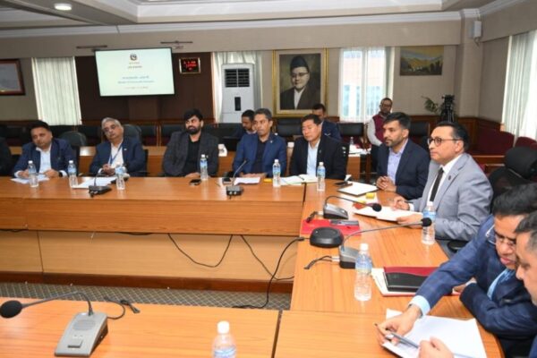 अर्थमन्त्री वाग्लेले बहुराष्ट्रिय कम्पनीका प्रतिनिधिसँग गरे छलफल