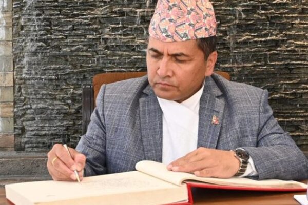 निजामती विधेयक : मुख्यसचिव र सचिवको कार्यकाल घटाइयो